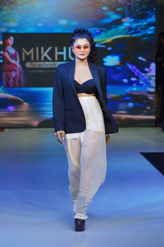 Black blazer and white pant BW003