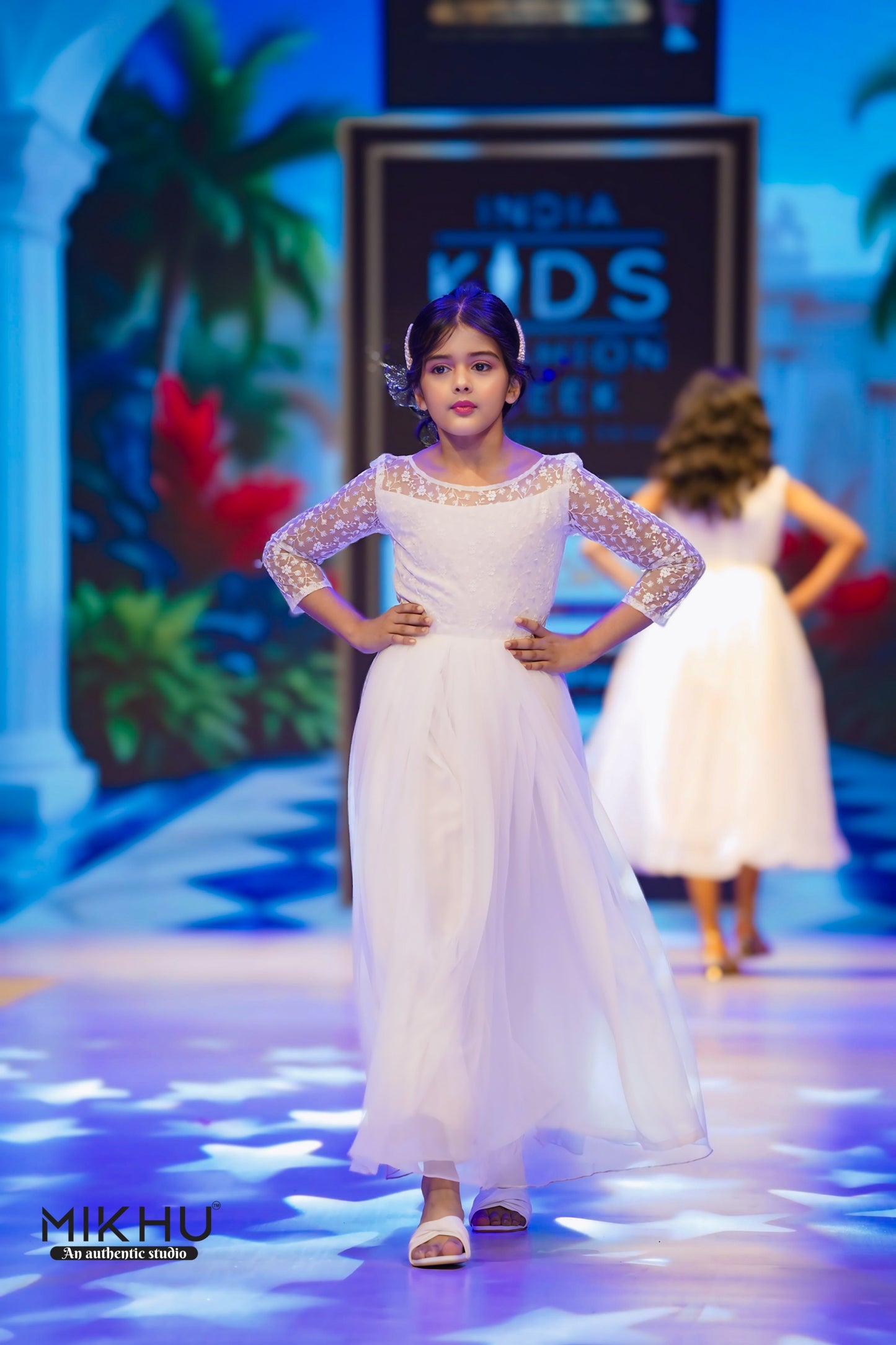 Elegant white gown KW008