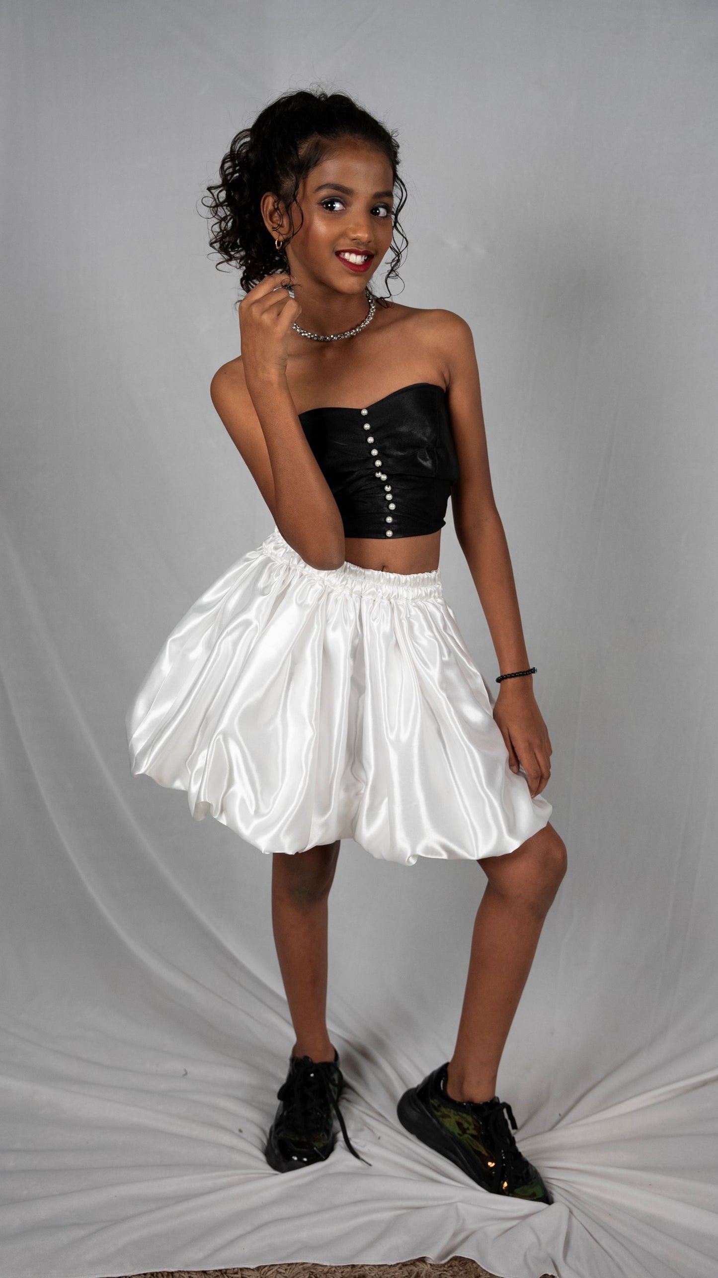 Girls white balloon skirt and black strapless top KW046