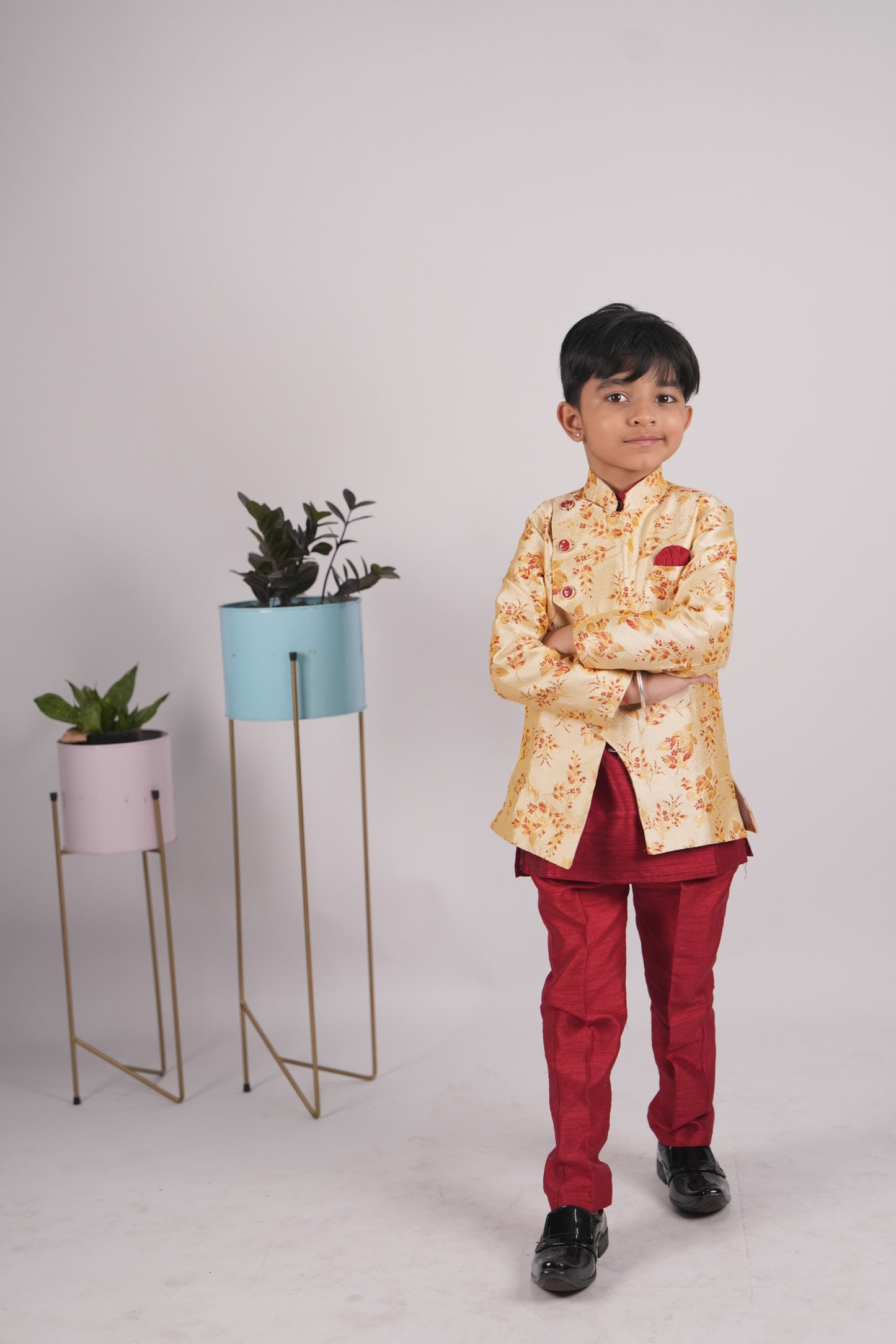 Gold and maroon sherwani set KW082