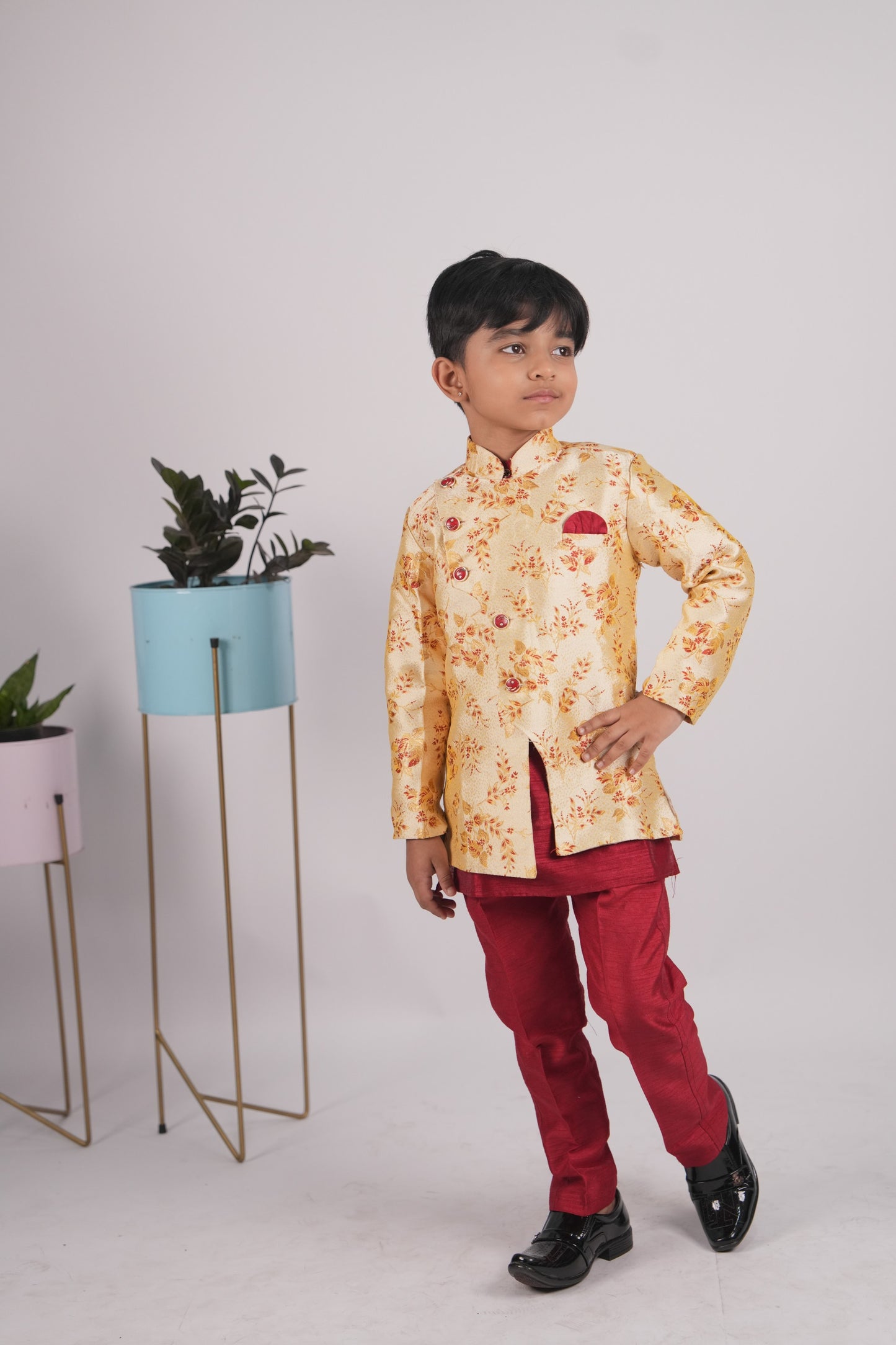 Gold and maroon sherwani set KW082