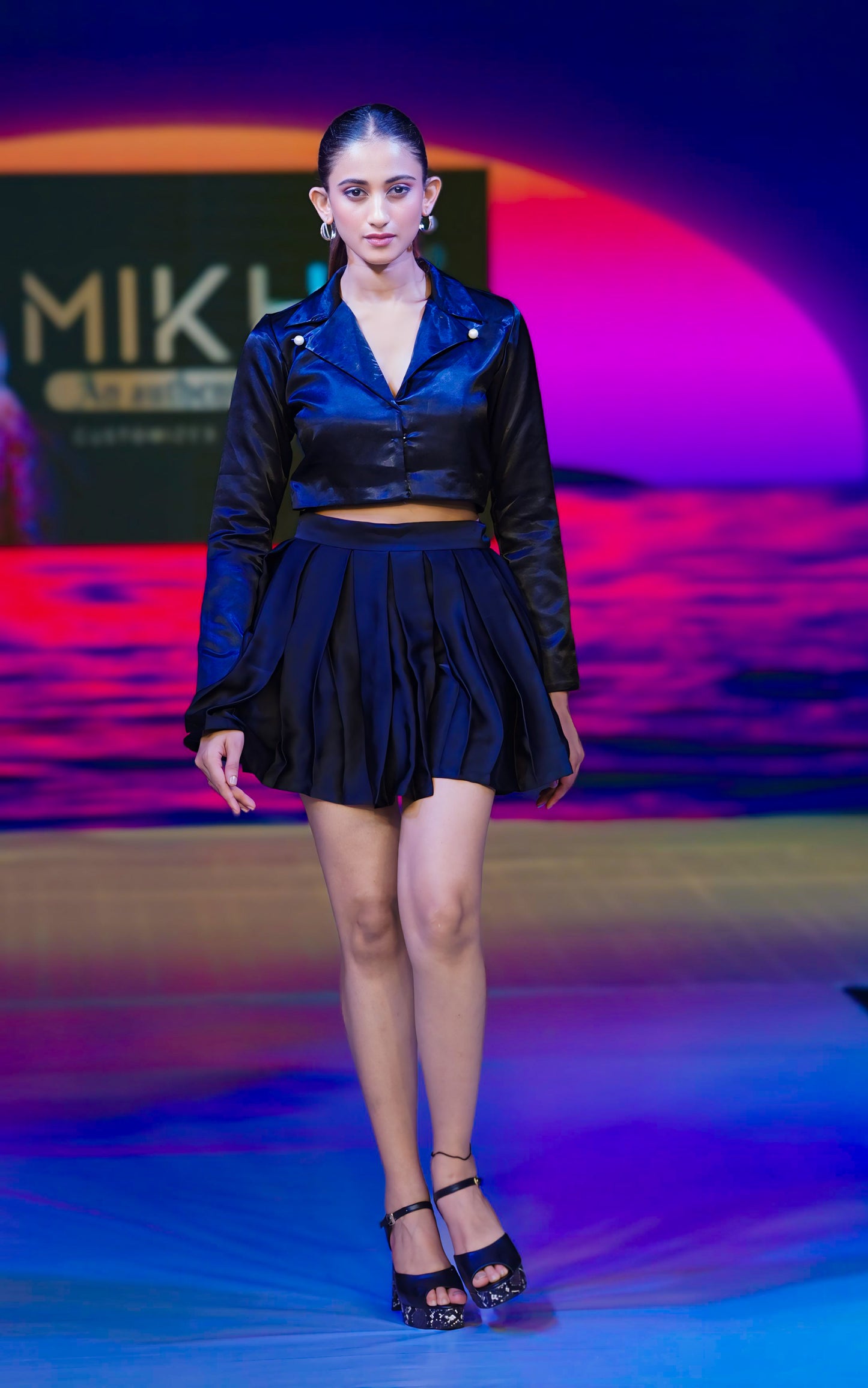 Black top & Balloon skirt BW005