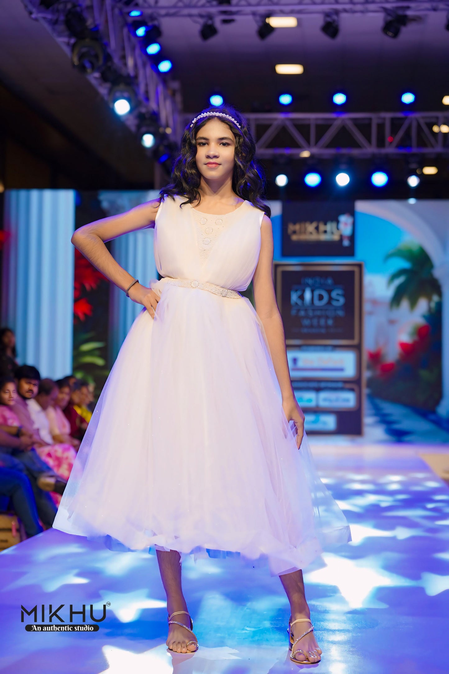 White swan gown KW009