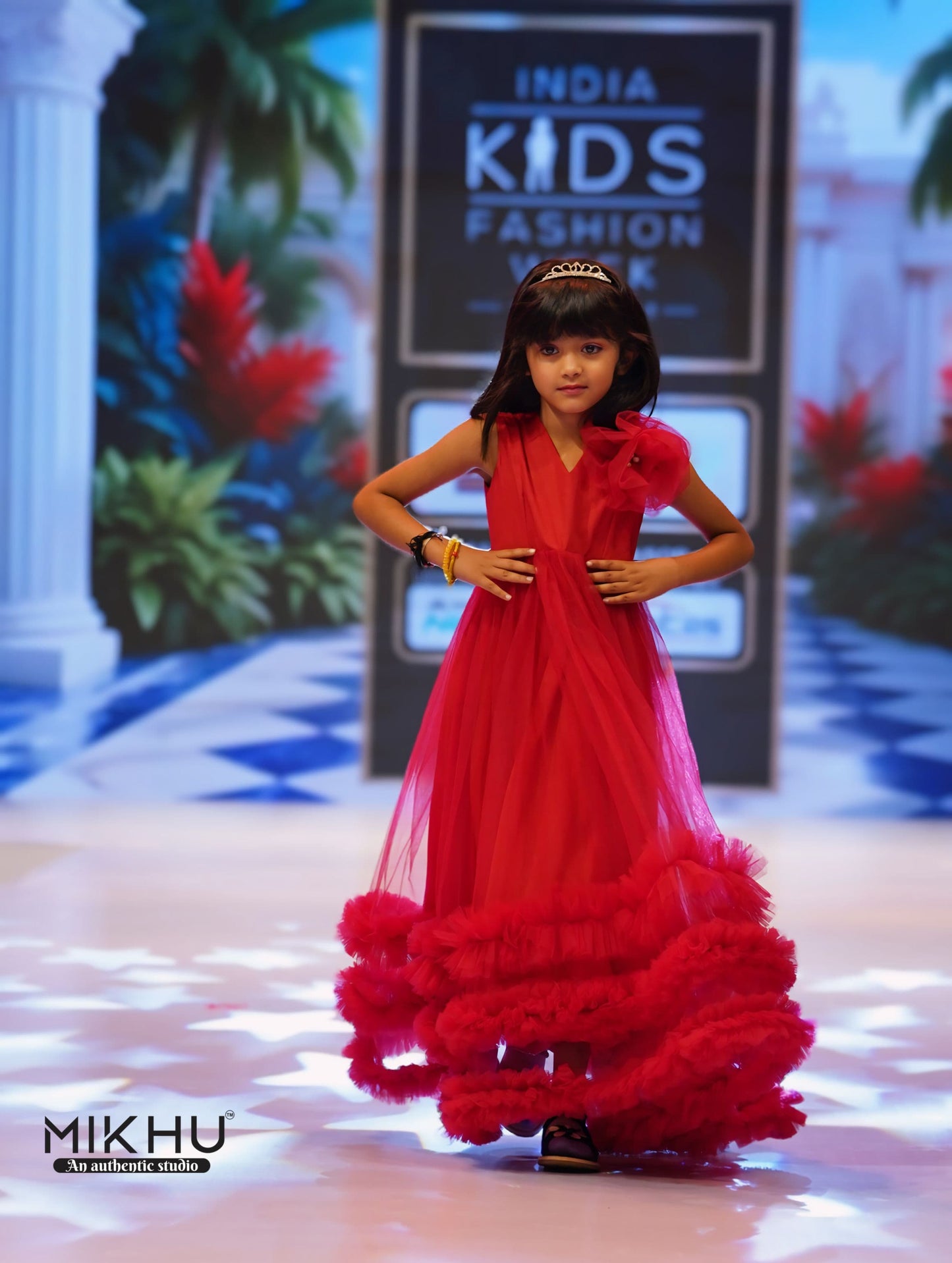 Red kids gown KW016