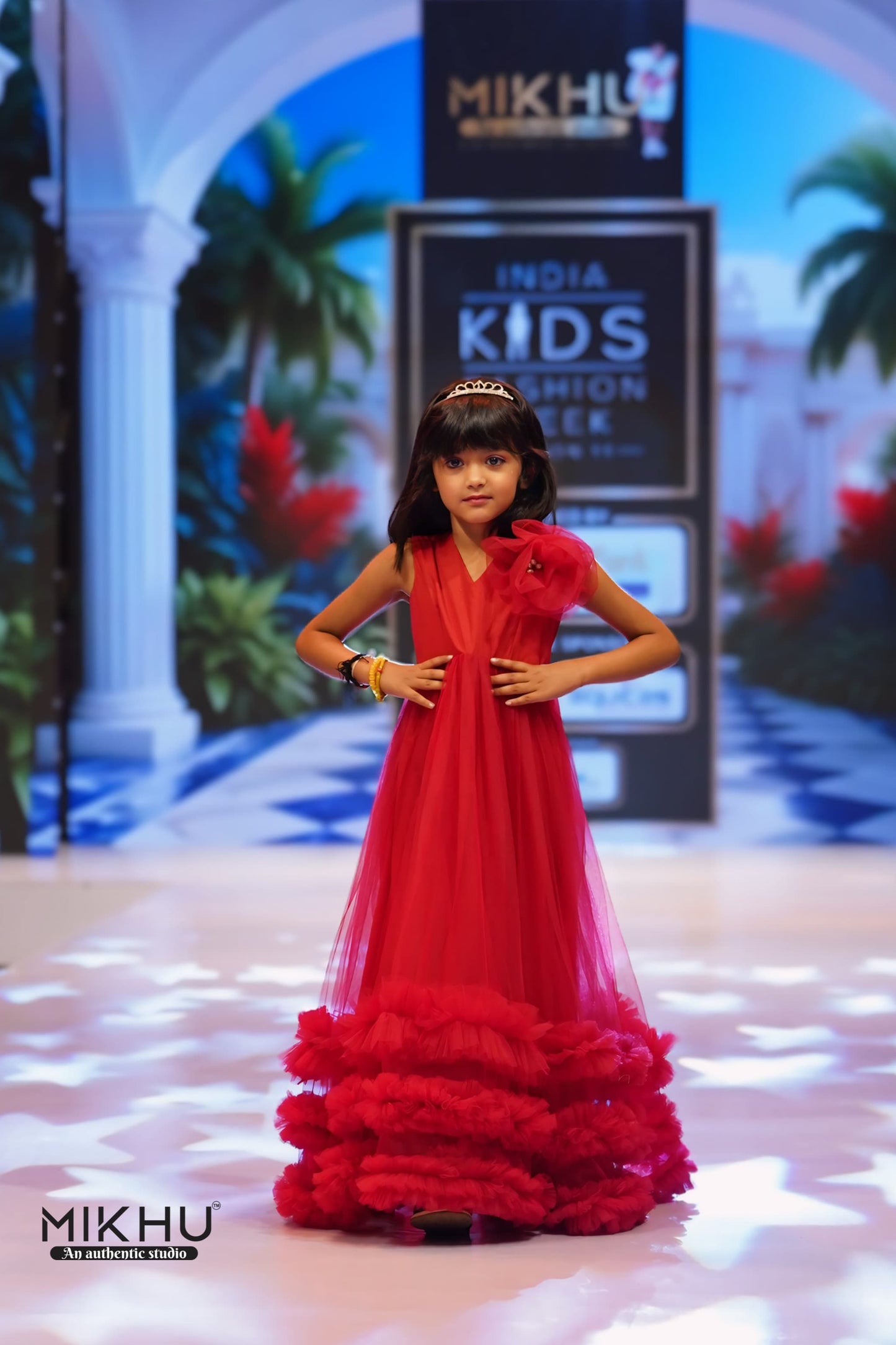 Red kids gown KW016