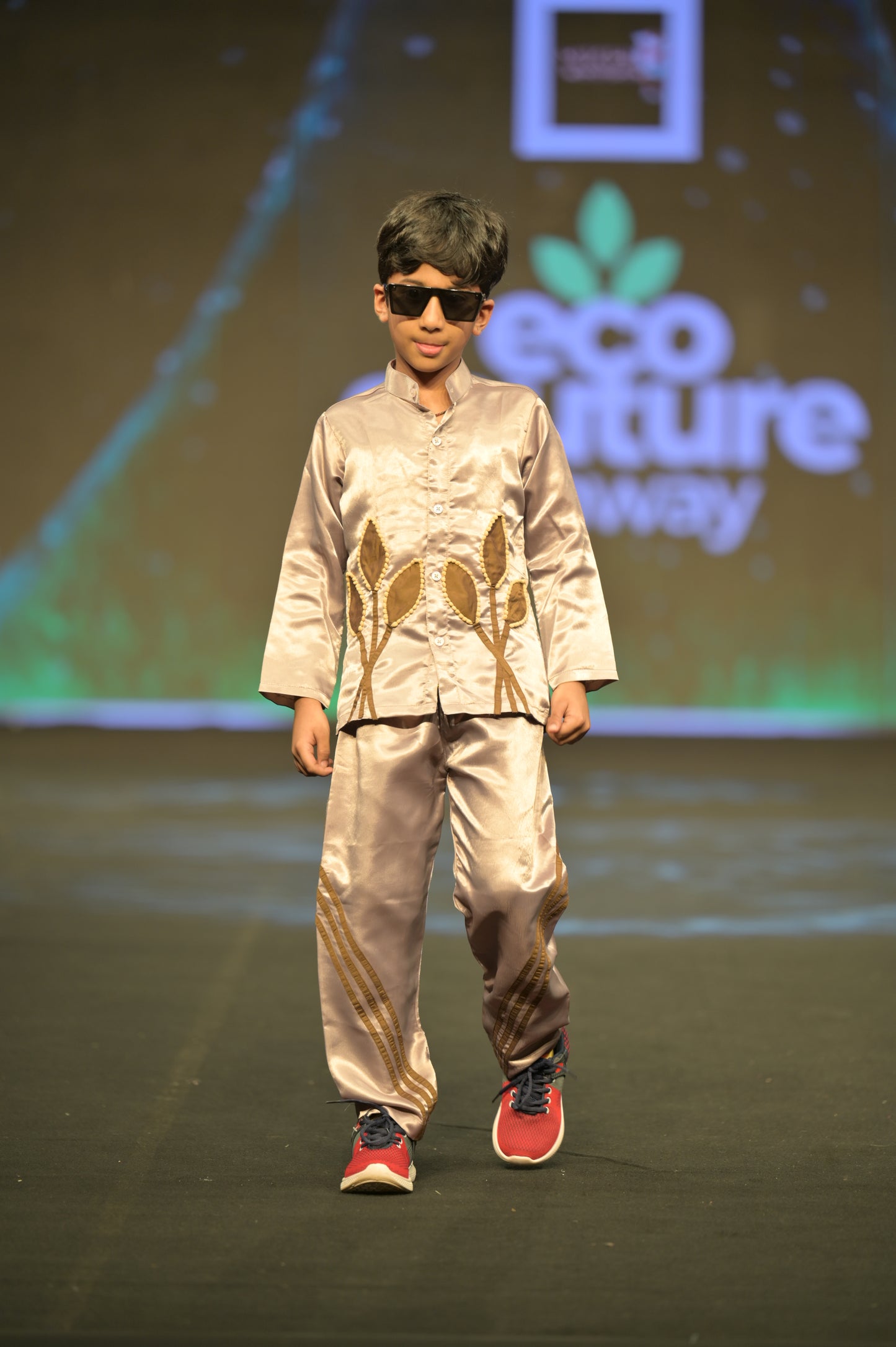 Lilac applique work pant-shirt set