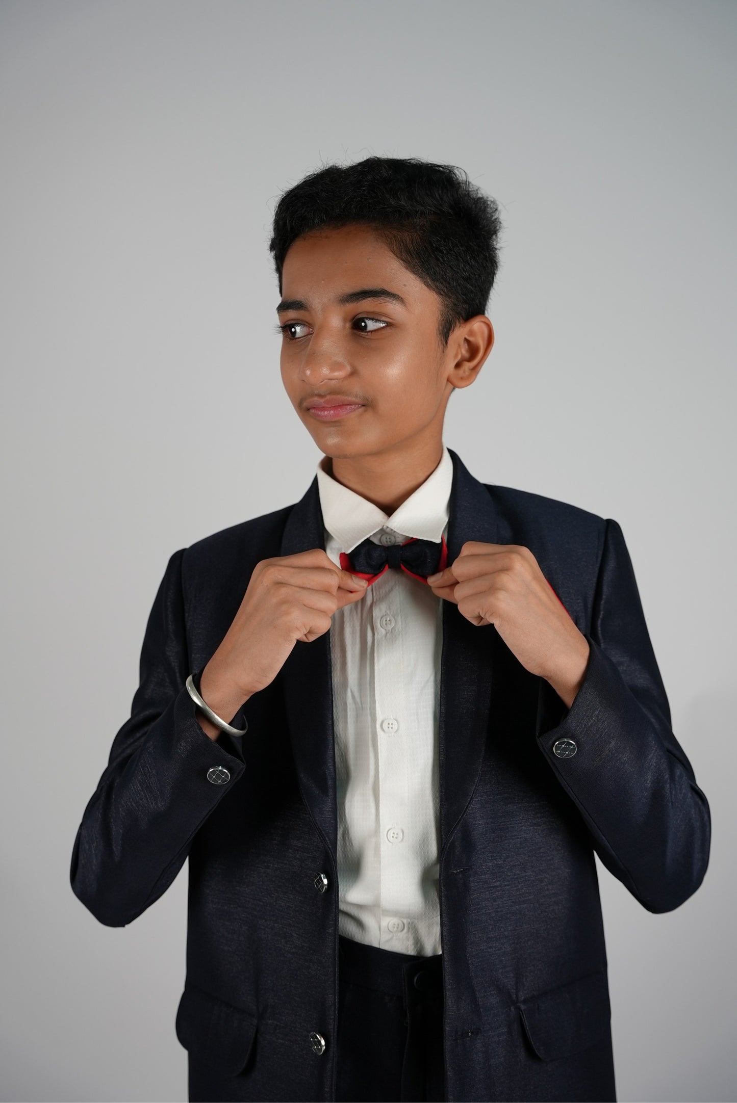 Classic black and white suit for boys KW074